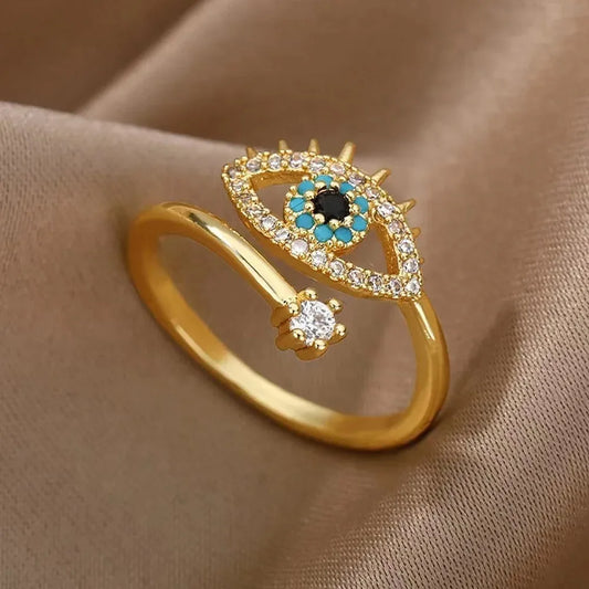 A blue-eyed ring - a simple, elegant, and fashionable piece of jewelry with a unique personality.