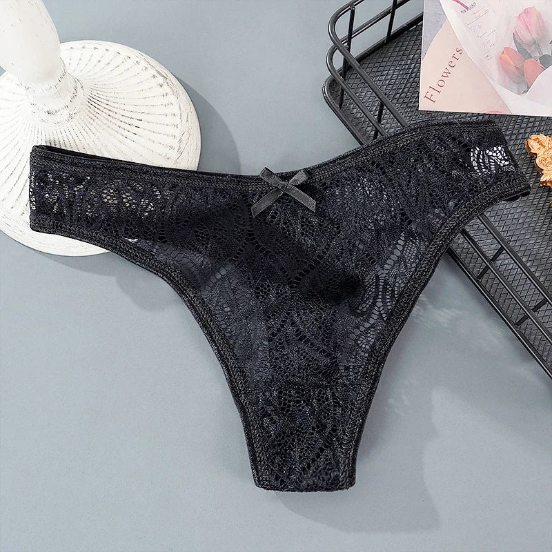 Sexy Lace Panties Low Waist G-Strings Female Hollow Out Thongs Breathable Thongs Underwear Women Sexy Underpants