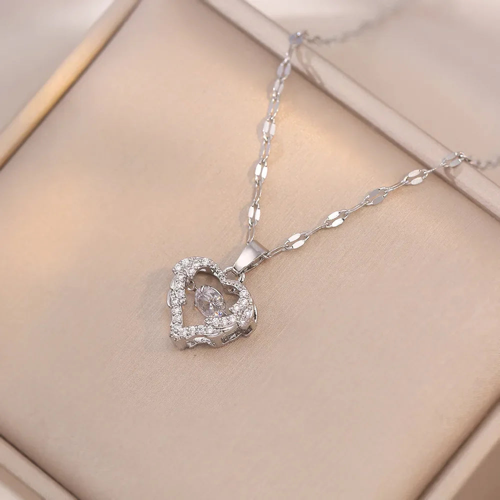 Fashionable and Luxurious Peach Heart Pearl Oyster Necklace, Personalized and Versatile Stainless Steel Clavicle Chain