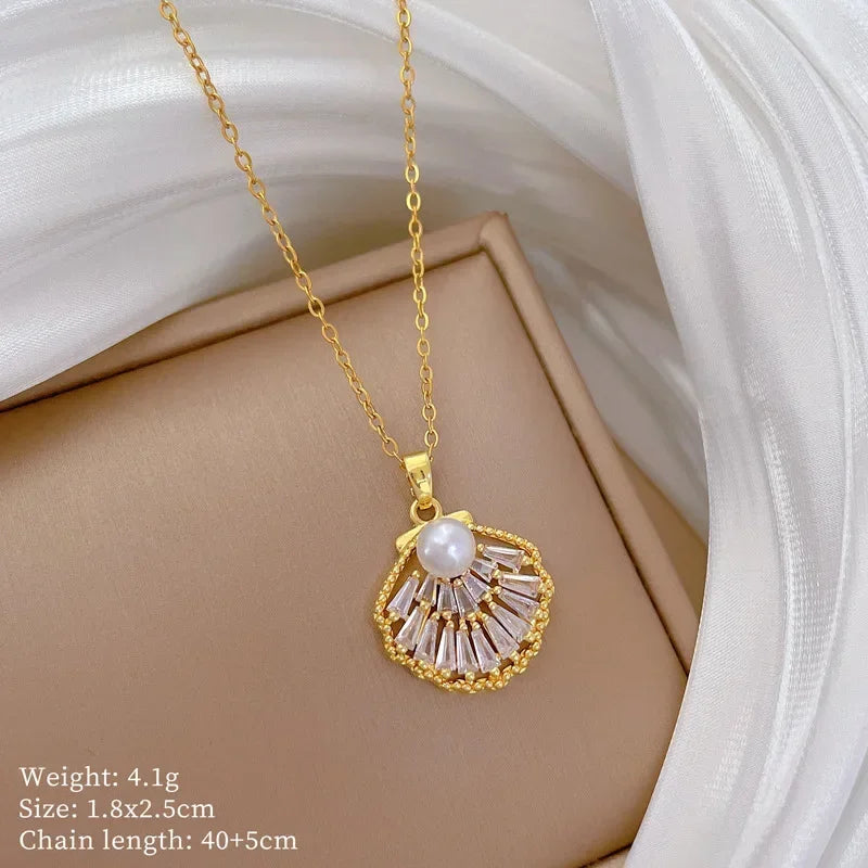 Fashionable and Luxurious Peach Heart Pearl Oyster Necklace, Personalized and Versatile Stainless Steel Clavicle Chain