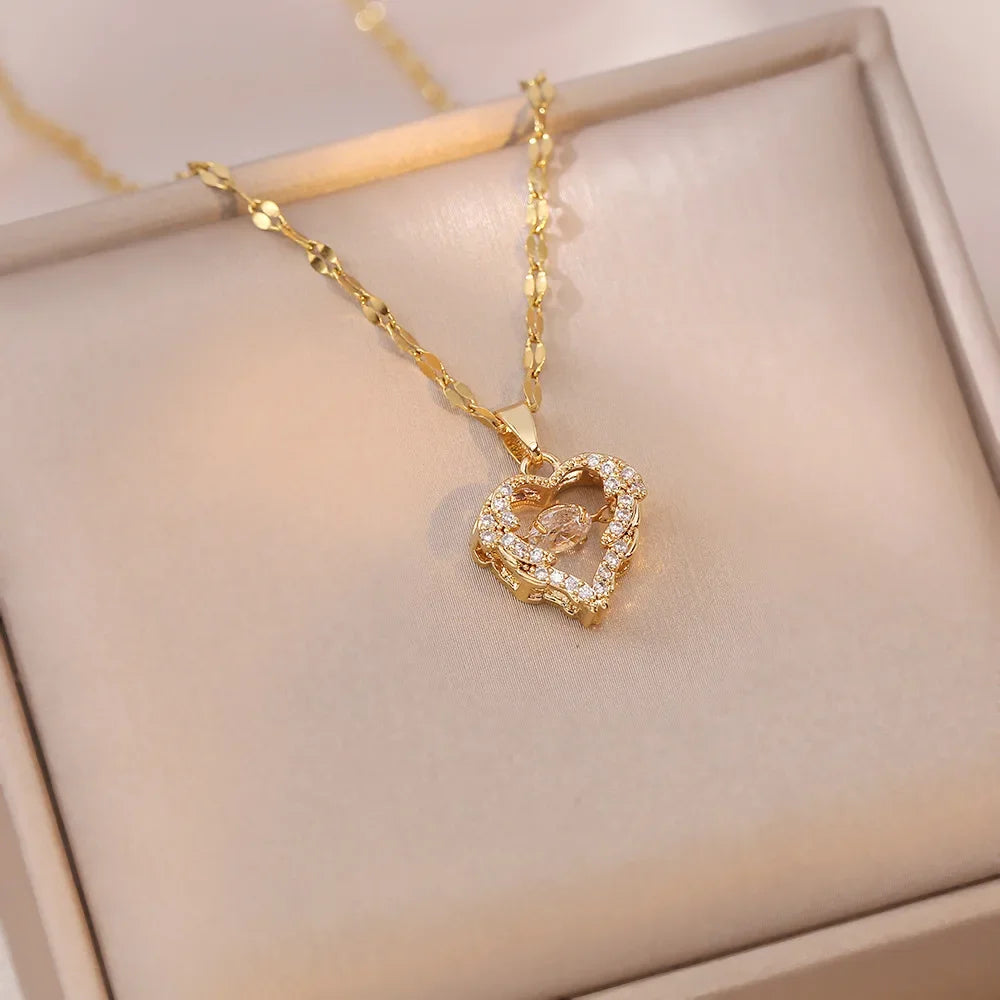 Fashionable and Luxurious Peach Heart Pearl Oyster Necklace, Personalized and Versatile Stainless Steel Clavicle Chain